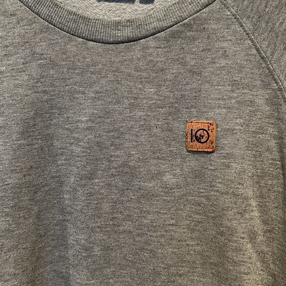 Tentree Women’s Grey Crew Neck Sweater - Picture 3 of 4